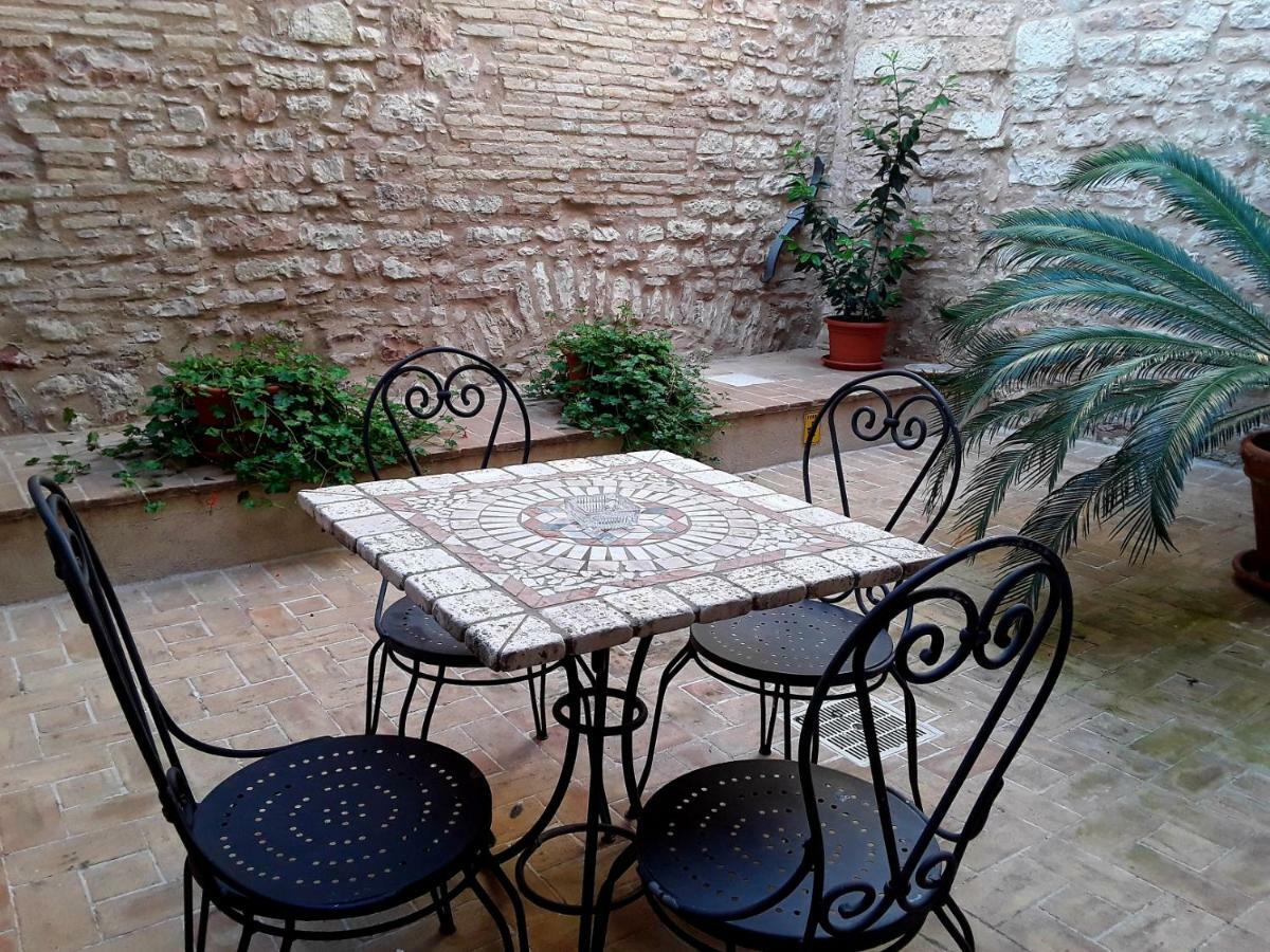 Case Brizi 10 Assisi Dış mekan fotoğraf